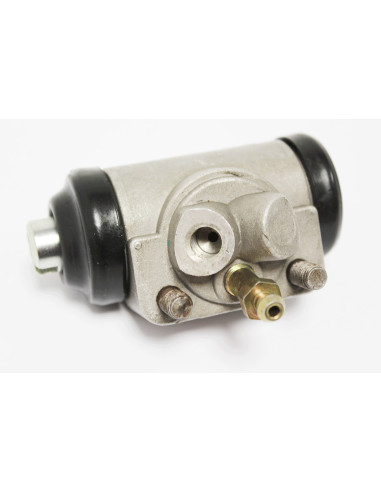 Bombin de freno trasero derecho...